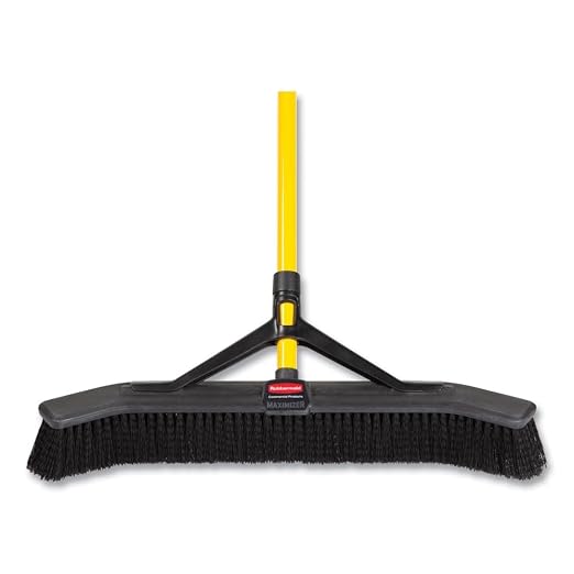 Maximizer 24IN MED Push to Center Broom