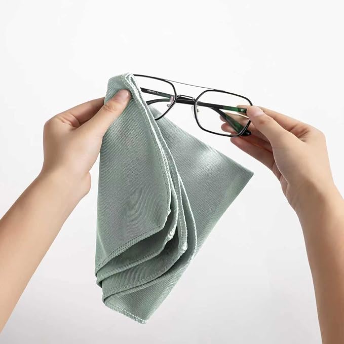 Microfiber Glass Cleaning Cloth 8 Pack, 16 Inch x 12 Inch, Lint Free Quickly Clean Window, Glasses, Windshields, Mirrors, and Stainless Steel, Green