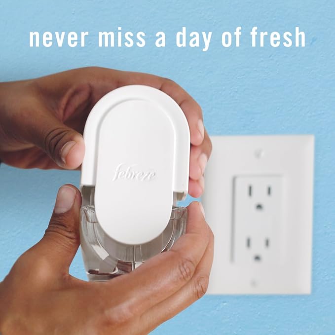 Febreze Plug-In Air Freshener, Odor-Fighting Scented Oil Refill for Home, Bathroom & Kitchen, Holiday Cranberry Crumble Scent, 0.87 oz Refills, 4 Count