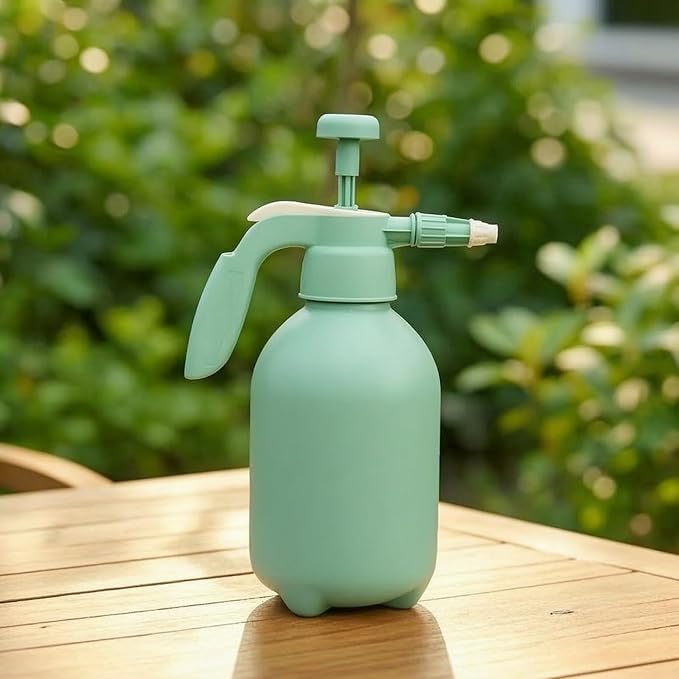Water s with Adjustable Nozzle Trigger-Style Pressurized Spray Bottle Large Capacity Hand-Operated Bottle