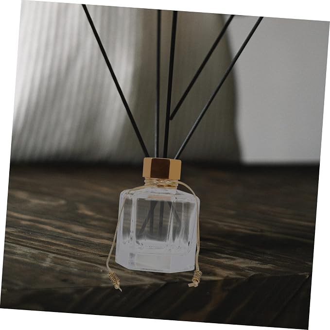 Cabilock 2pcs Aromatherapy Glass Bottles Essential Oil Holders for Home Fragrance Decorative Diffuser Containers Stylish Air Freshener for Living Room Bedroom