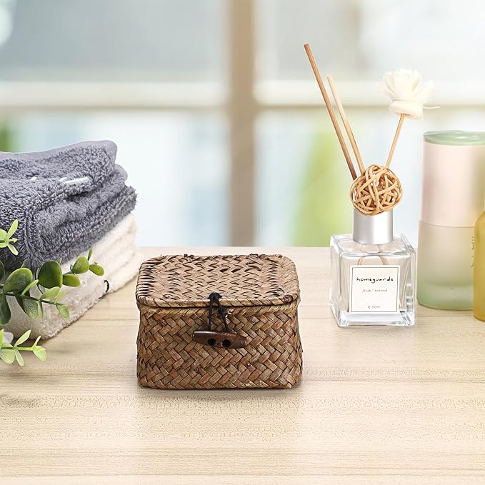 Hipiwe Mini Seagrass Basket Box Wicker Shelf Baskets with Lid, 3.5"x3.5"x2" | Small Handwoven Decorative Box, Natural Storage Basket for Organizing Key Candy, Home Decor