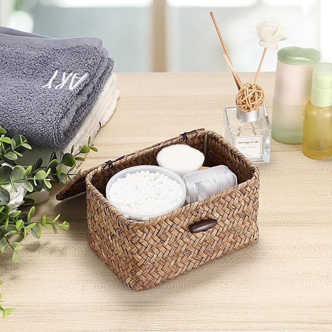 Hipiwe Small Wicker Basket with Lid Woven Seagrass Organizer, 6.1"x 4"x3.3" | Tabletop Desk Basket Holder Key Box for Entryway, Handmade Baskets Storage Bin for Hair Ties Candy